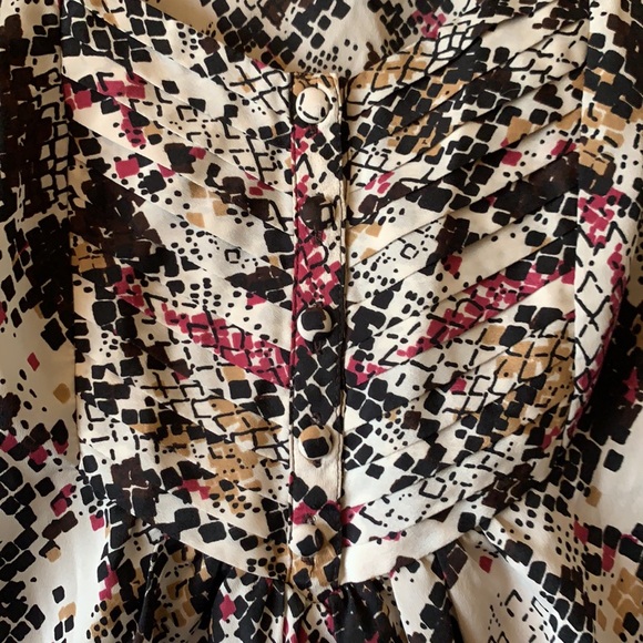 Bisou Bisou Button Detail Sleeveless Blouse - Picture 2 of 5